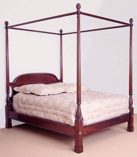 Picture of GEORGIAN STYLE MAHOGANY FOUR-POST BED